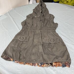 Sleeveless Hooded Dress Vest in Olive Green It's missing some decorative